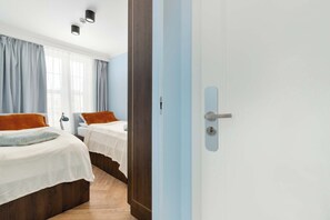 2 bedrooms, desk, iron/ironing board, travel cot - Elegant Apartment in the Heart of Gdansk | Two Bedrooms (Gdańsk)