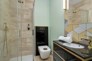 Shower, hair dryer, towels, shampoo - Artistic Studio in the Heart of Gdansk | Close to Neptune's Fountain (Gdańsk)