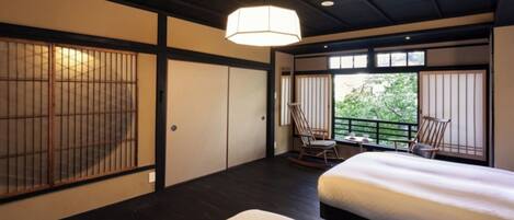 Escritorio, wifi gratis, ropa de cama