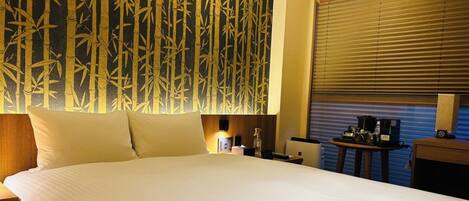 Työpöytä, ilmainen Wi-Fi, vuodevaatteet