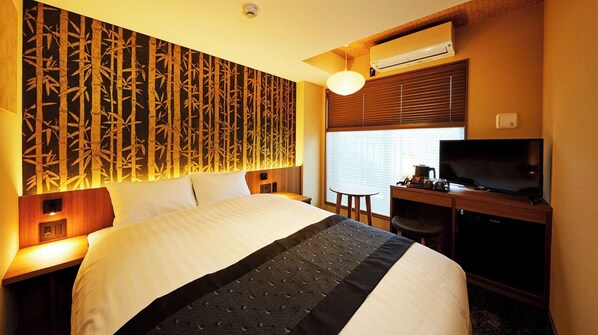 Desk, free WiFi, bed sheets