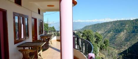 تناول الطعام بالخارج