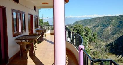 Hotel Taj Himalaya khirsu