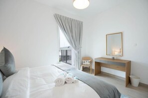 Apartment, Balcony, Park View - Bloomfields Iconic 1BR Waters Edge (Abu Dhabi)