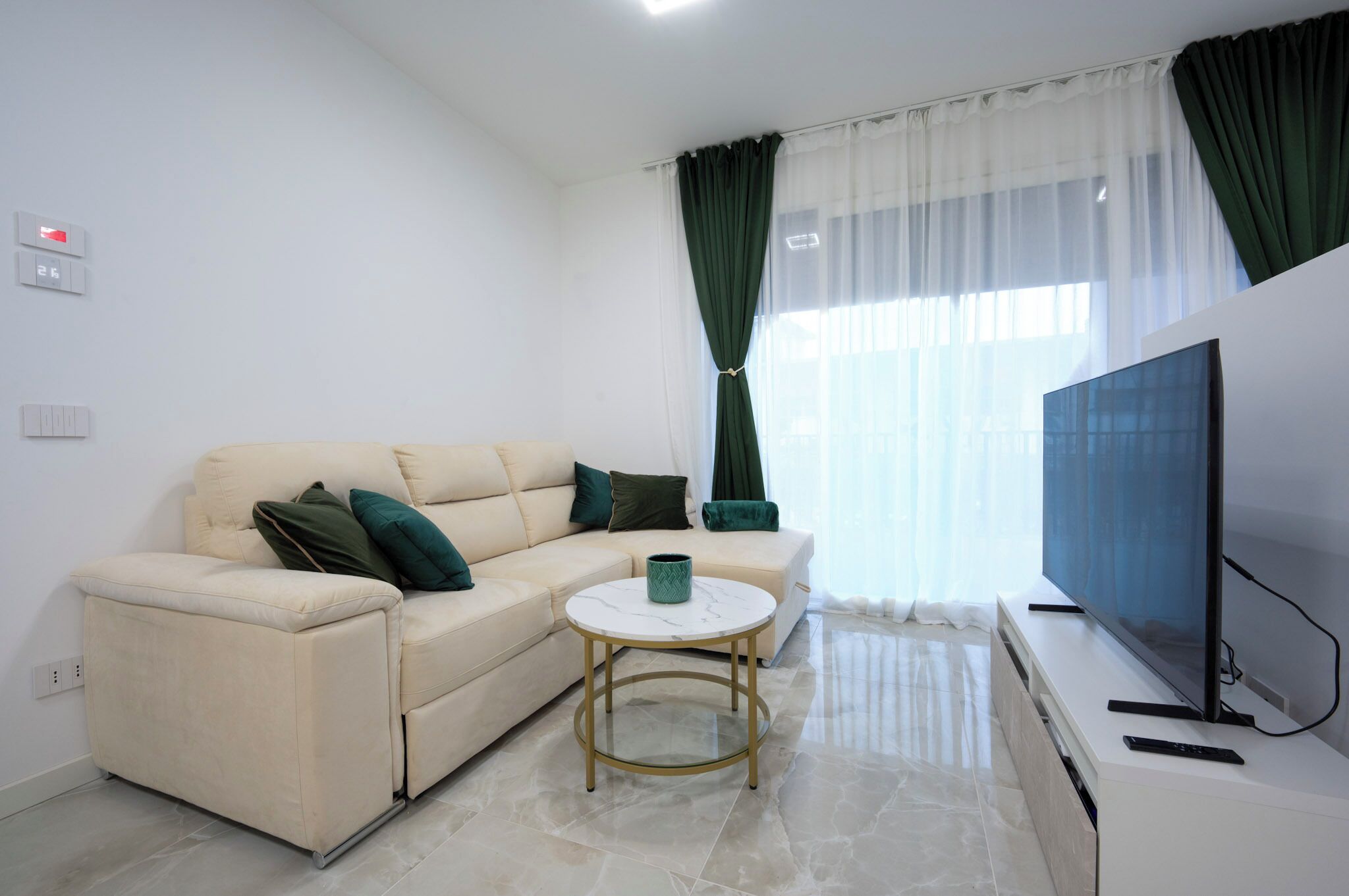 Apartment, Balcony, City View | Living area