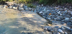 Beach - 2 min to Hakuba47  Cozy Riverside Log CabinBBQ / Bei'an Tan County Nagano (Bei'an Tan County)