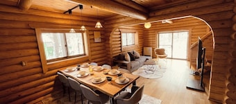 2 Min to Hakuba47 Cozy Riverside Log Cabin / Bei'an Tan County Nagano