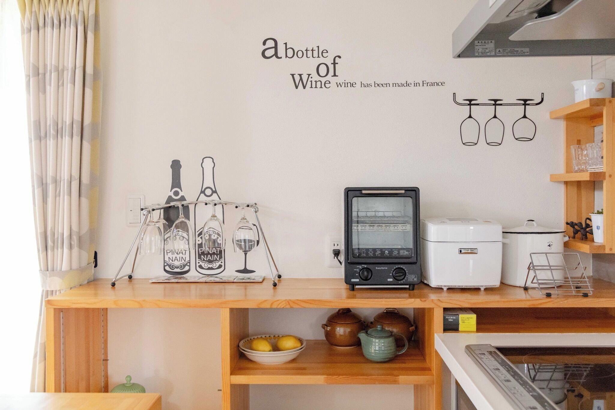 Fridge, microwave, stovetop, cookware/dishes/utensils