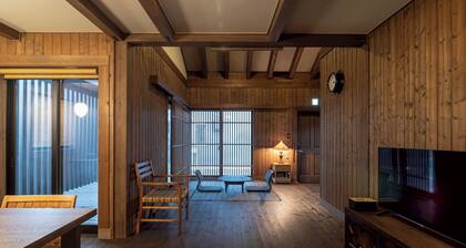 It can accommodate up to 8 people and is convenien / Suzuka City Mie