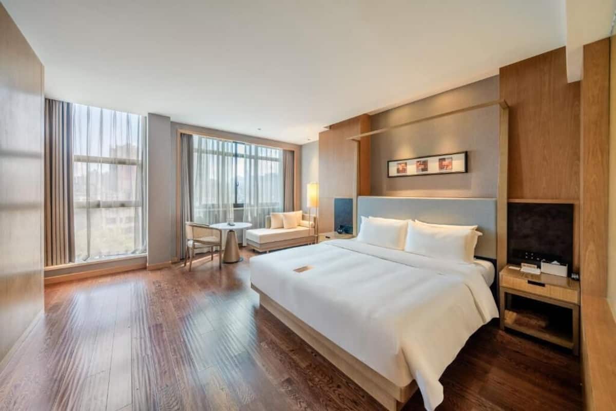 Kamar Single Superior, pemandangan kota | Brankas, setrika/meja setrika, dan Wi-Fi gratis