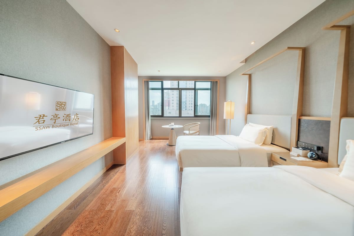 Business Double Room | In-room safe, soundproofing, iron/ironing board, free WiFi