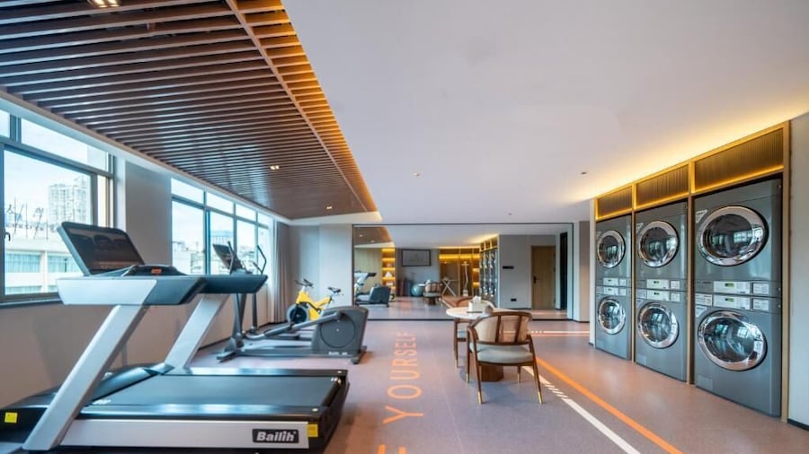 貴陽北京路地鐵站君亭酒店