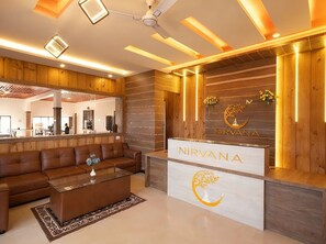 Lobby - Nirvana Holistic Living Resort (Mannarkkad)