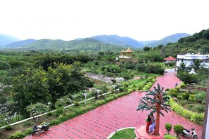 Khuôn viên nơi lưu trú