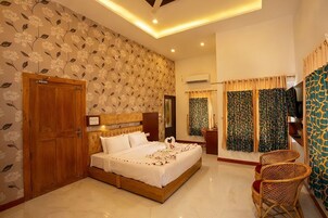 Premium Double Room | Free WiFi, bed sheets