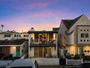 Exterior - Top-Floor West Newport Retreat | Balcony | Near Beach + Cafes | Seabright Sky (Newport Beach)