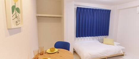 Free WiFi, bed sheets