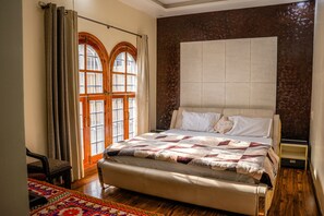 Deluxe Room | Free WiFi, bed sheets - White House By Kulut (Kullu)