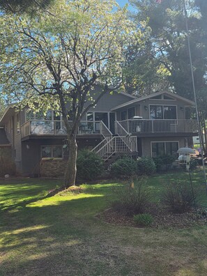 Exterior -  4 BEDROOM HOME ON THE MISSISSIPPI RIVER.  (Champlin)