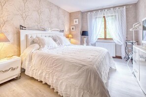 3 chambres, fer et planche à repasser, lit parapluie, Wi-Fi gratuit