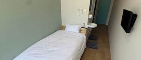 Escritorio, wifi gratis y ropa de cama