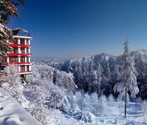 Mashobra Heights Hotel by Shalidrishya