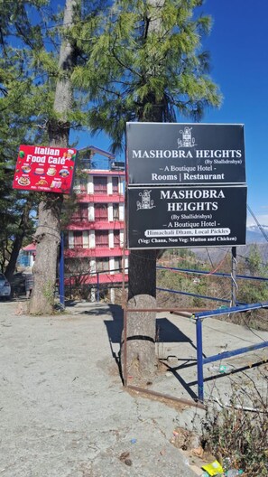 Exterior detail - Mashobra Heights Hotel by Shalidrishya (BALDEYAN)