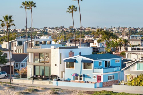 Beachfront Balboa Peninsula Escape + Direct Ocean Views | Oceanfront Atelier
