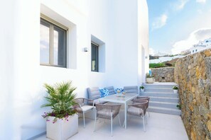 Outdoor dining - Eidolion Essence - Mykonos Villa with Private Pool (Mykonos)
