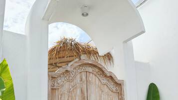 Villa, 2 Bedrooms, Patio, Pool View | Exterior detail