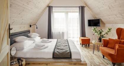 Highlander holiday home with a fireplace, Zakopane