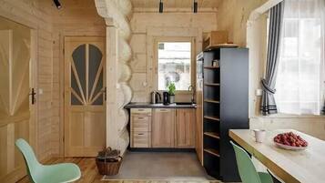 Réfrigérateur, micro-ondes, plaque de cuisson, lave-vaisselle