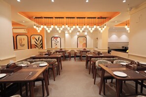 Dining - la mishika (Tarapith)