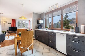 雪櫃、微波爐、焗爐、爐具