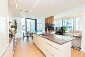 Luxury Apartment, 2 Bedrooms, Air conditioning, Sea View | Interior - PVH - Marina Gate 2 - Sea View 2BR (Dubai)