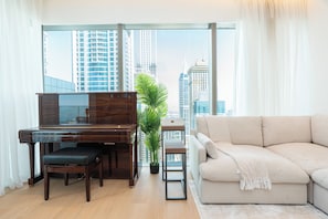 Luxury Apartment, 2 Bedrooms, Air conditioning, Sea View | Living area - PVH - Marina Gate 2 - Sea View 2BR (Dubai)