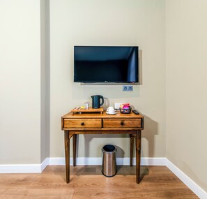 Egyptian cotton sheets, premium bedding, down comforters, minibar - Nenesa Hotel İstanbul Airport  (Arnavutkoy)