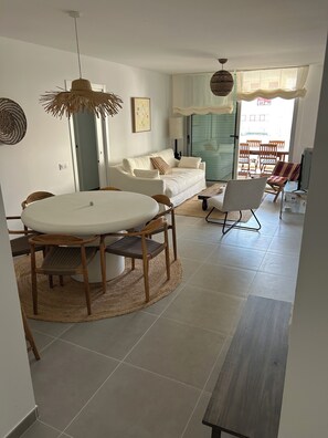 Smart TV - 🏖️ New Modern House with Pool near Arenal Beach – Long Stays (11+ nights). (Badia de Xàbia)