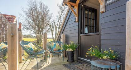 Peaceful Stylish Entire Apartment - Views, Gardens, Firepit, Balcony