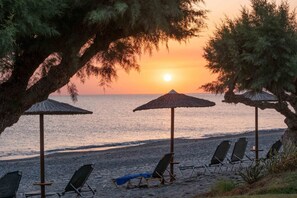 Beach nearby - Gemini Villas Chania | Complex of 2 villas (Maleme)