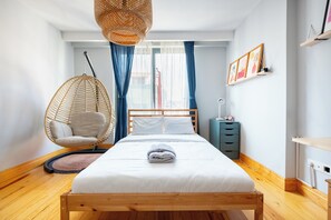 2 slaapkamers, een strijkplank/strijkijzer, gratis wifi, beddengoed