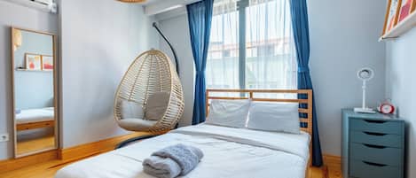 2 bedrooms, iron/ironing board, free WiFi, bed sheets