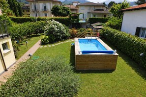 Pool - Holiday Home in Porto Valtravaglia for 8 (Porto Valtravaglia)