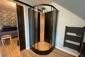 Shower - Normandy Couple Getaway with Garden (Saint-Sauveur-Villages)