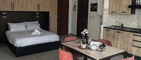 1 chambre, Wi-Fi gratuit, draps fournis