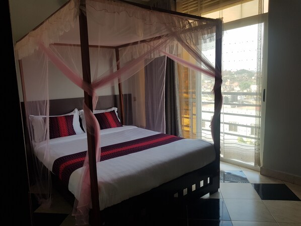 Double Room, Balcony, Lake View | Desk, laptop workspace, free WiFi - EXPRESS VIEW INN (Kampala)
