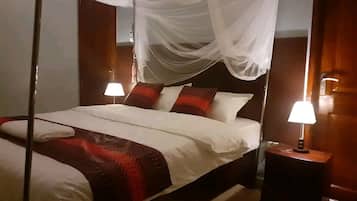 Double Room, Balcony, Lake View | Desk, laptop workspace, free WiFi