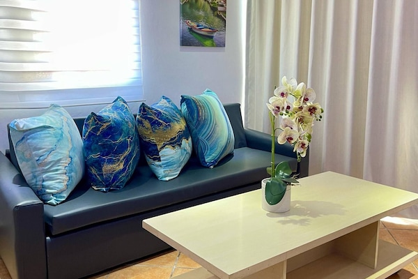 Apartment, 1 Bedroom, Smoking, Balcony | Living room