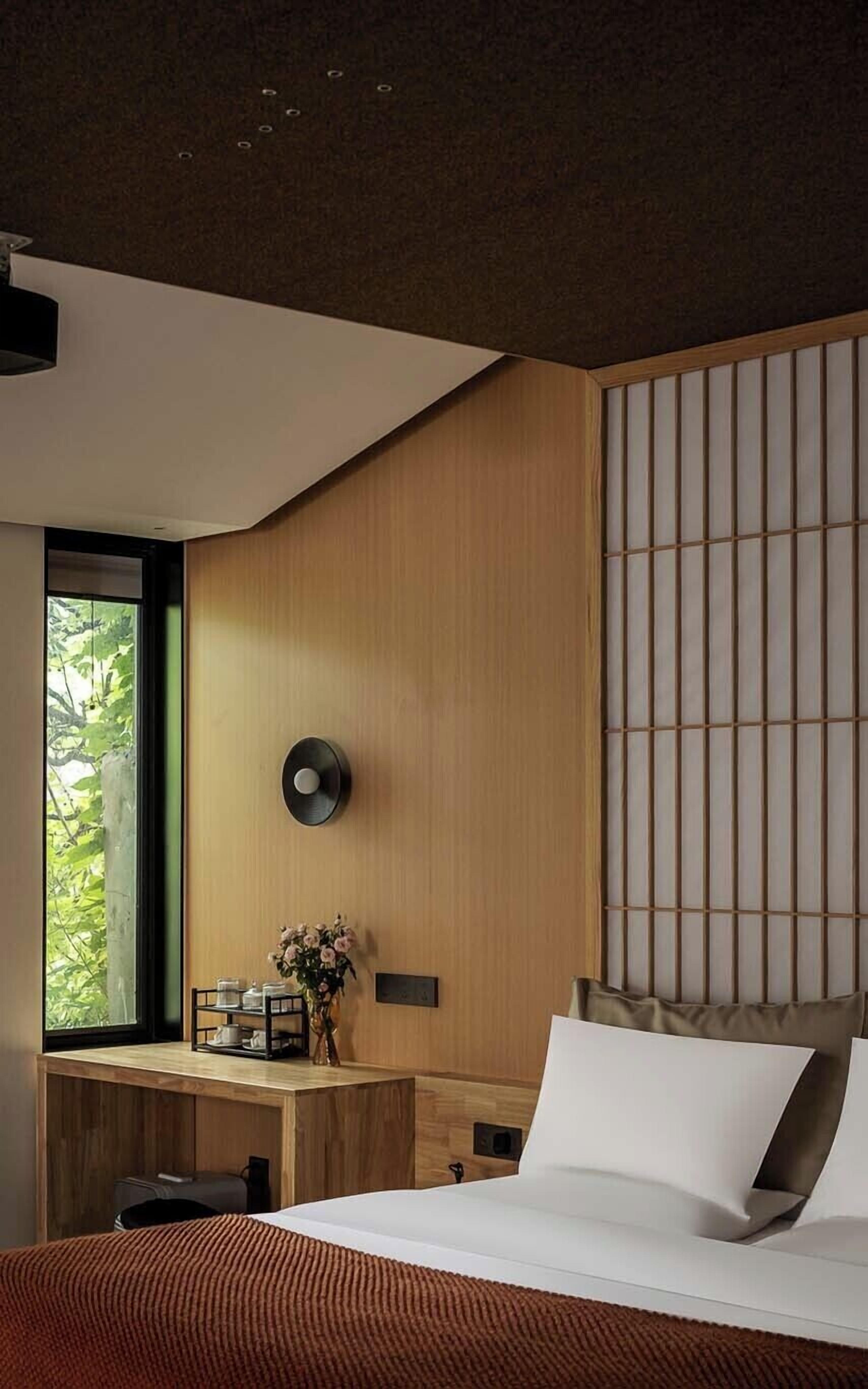 Habitación Signature doble | Cortinas opacas, sistema de insonorización, wifi gratis y ropa de cama