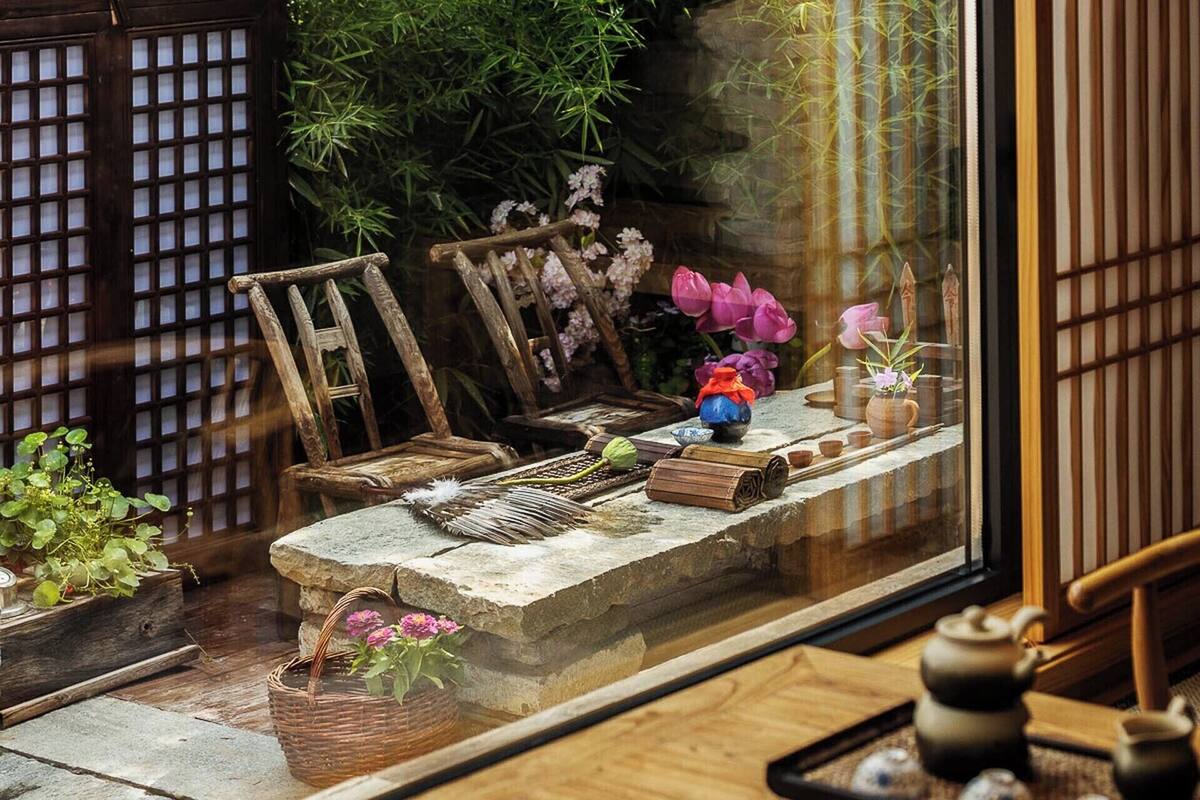 Superior Twin Room | Courtyard view